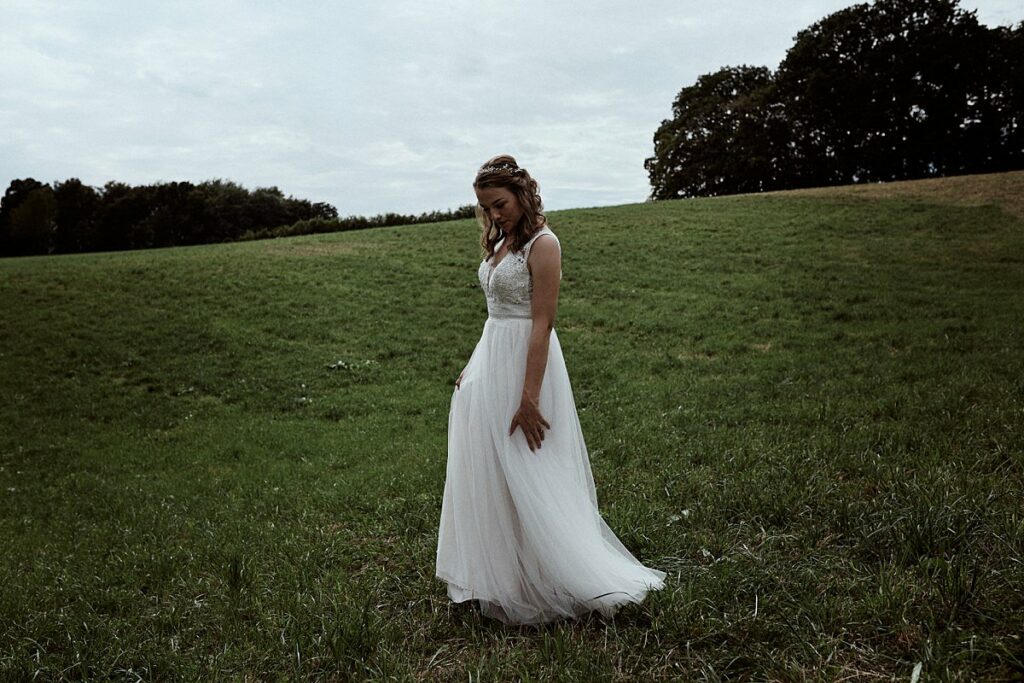 Vegetarische Hochzeit mit Hunden im Sommer Scheunenhochzeit Herford Bielefeld von Laer