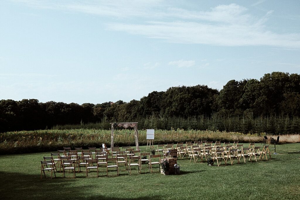 Vegetarische Hochzeit mit Hunden im Sommer Scheunenhochzeit Herford Bielefeld von Laer