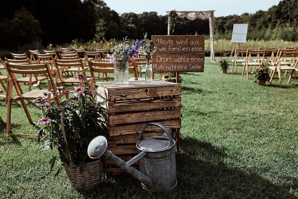 Vegetarische Hochzeit mit Hunden im Sommer Scheunenhochzeit Herford Bielefeld von Laer