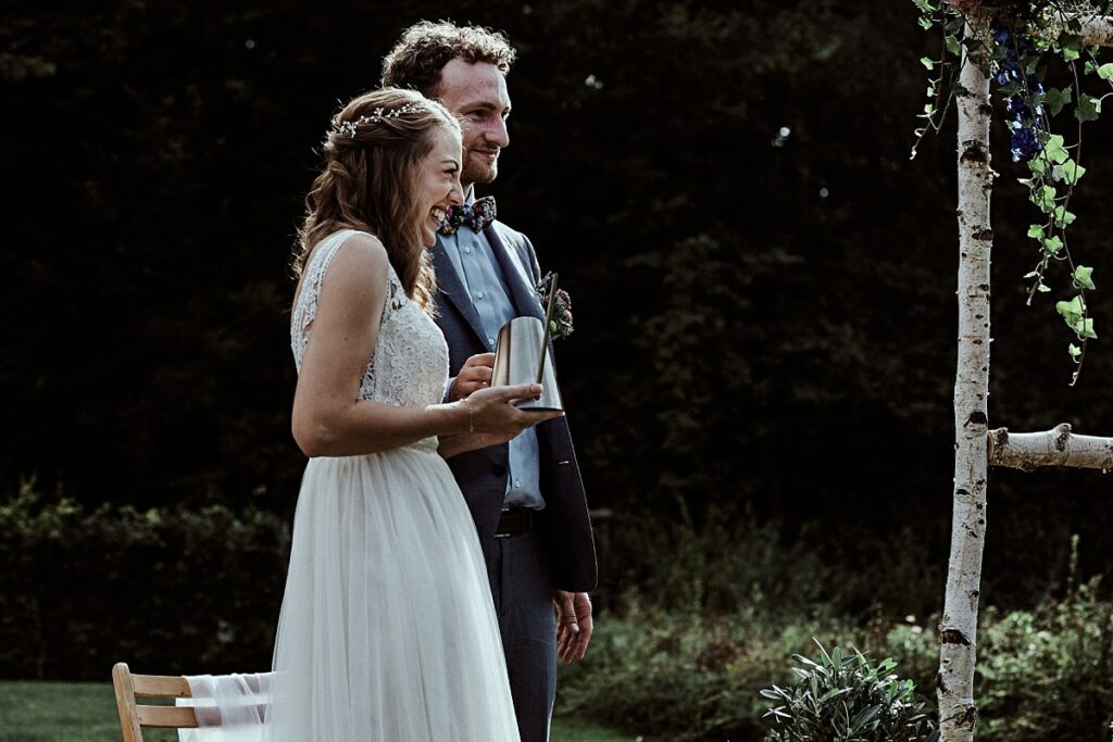 Vegetarische Hochzeit mit Hunden im Sommer Scheunenhochzeit Herford Bielefeld von Laer