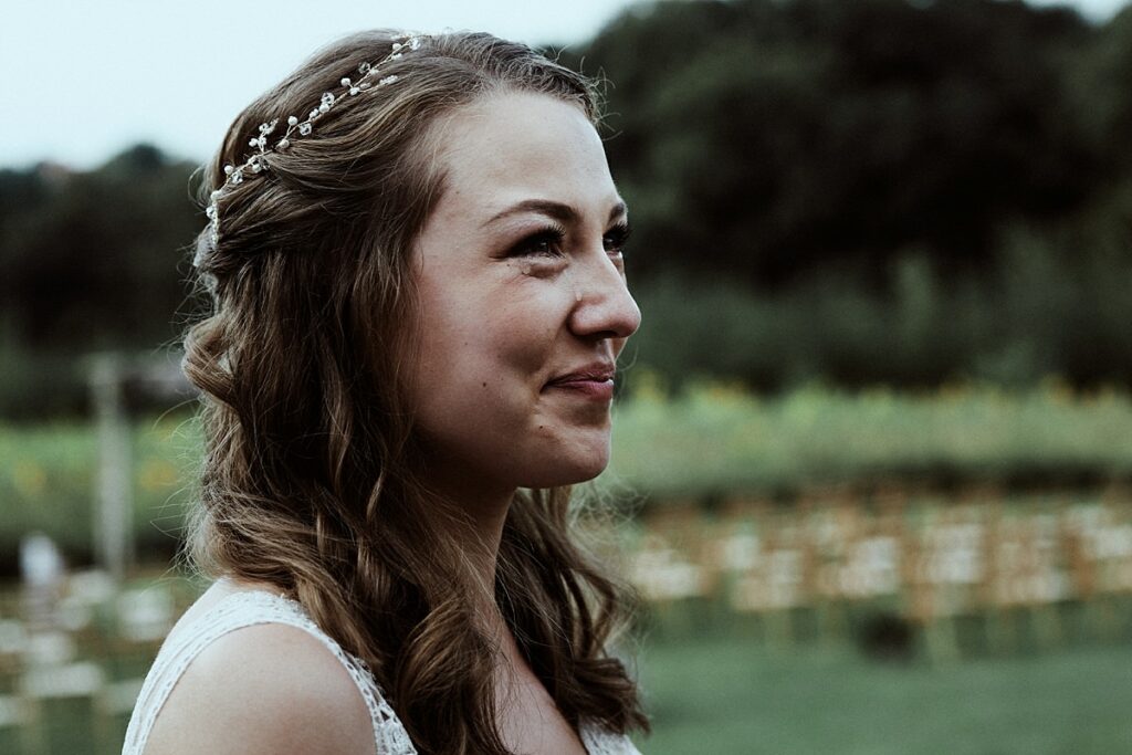 Vegetarische Hochzeit mit Hunden im Sommer Scheunenhochzeit Herford Bielefeld von Laer