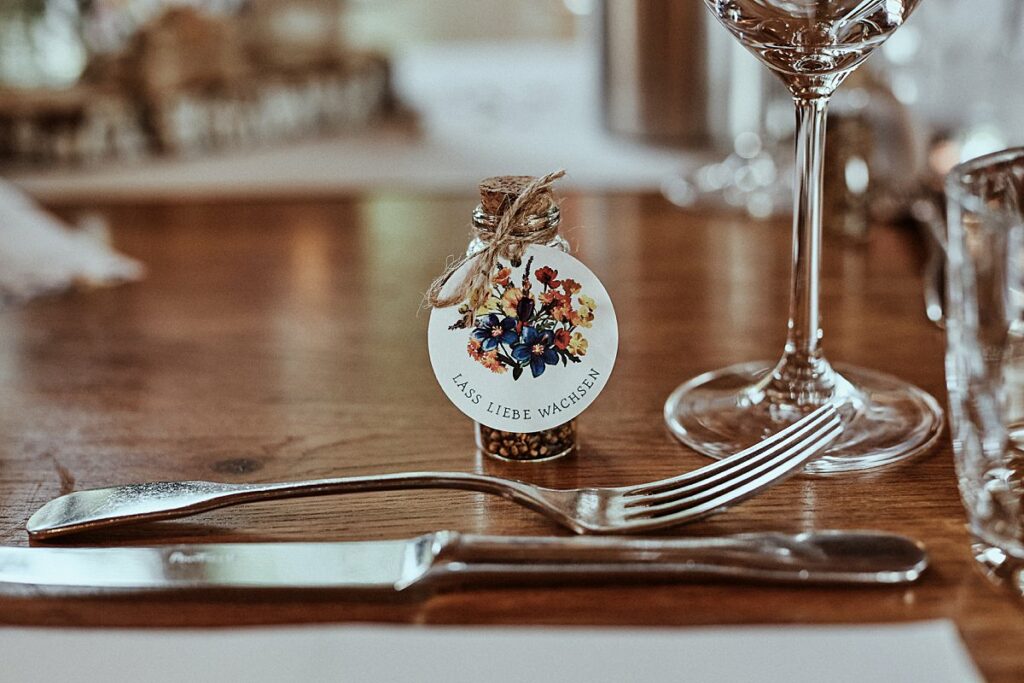 Vegetarische Hochzeit mit Hunden im Sommer Scheunenhochzeit Herford Bielefeld von Laer