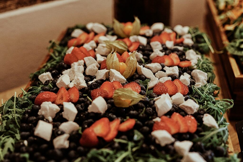 Vegetarische Hochzeit mit Hunden im Sommer Scheunenhochzeit Herford Bielefeld von Laer