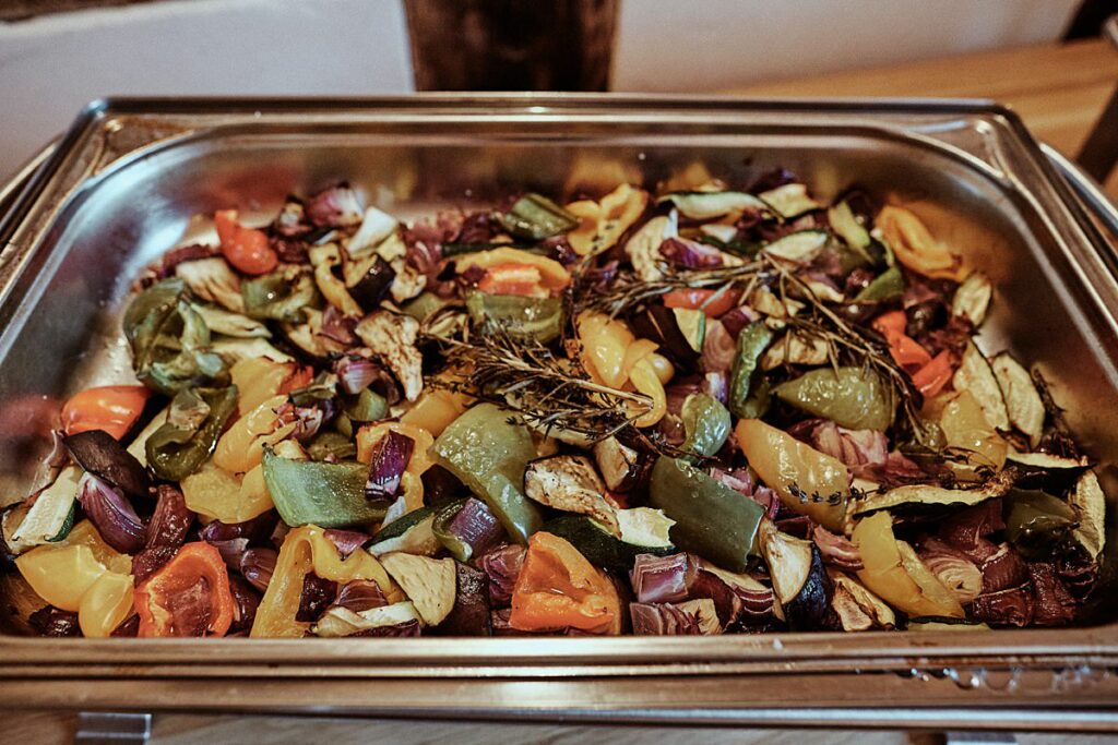 Vegetarische Hochzeit mit Hunden im Sommer Scheunenhochzeit Herford Bielefeld von Laer