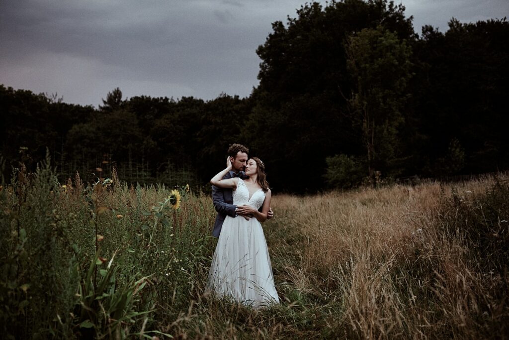 Vegetarische Hochzeit mit Hunden im Sommer Scheunenhochzeit Herford Bielefeld von Laer