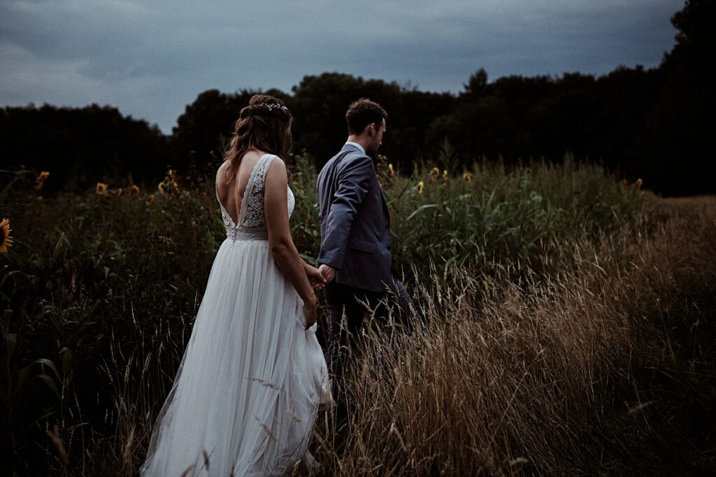 Vegetarische Hochzeit mit Hunden im Sommer Scheunenhochzeit Herford Bielefeld von Laer