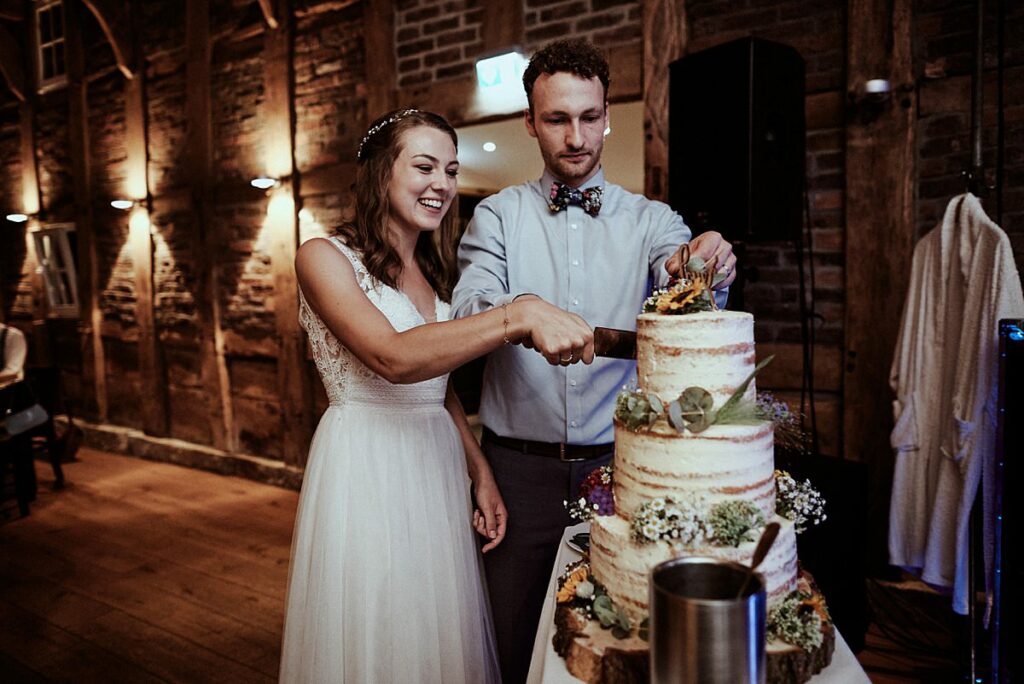 Vegetarische Hochzeit mit Hunden im Sommer Scheunenhochzeit Herford Bielefeld von Laer